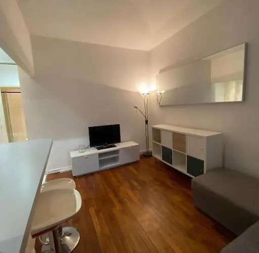 Bel Appartement En Plein Centre De Levallois !