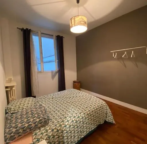 Bel Appartement En Plein Centre De Levallois !